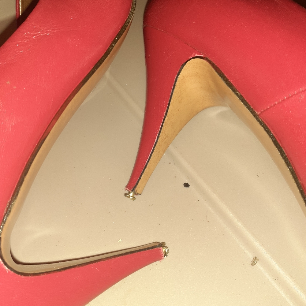 Red Pumps 10 - Picture 4 of 4